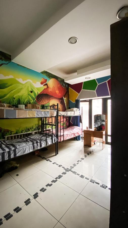 Fox Hostel Алматы Экстерьер фото