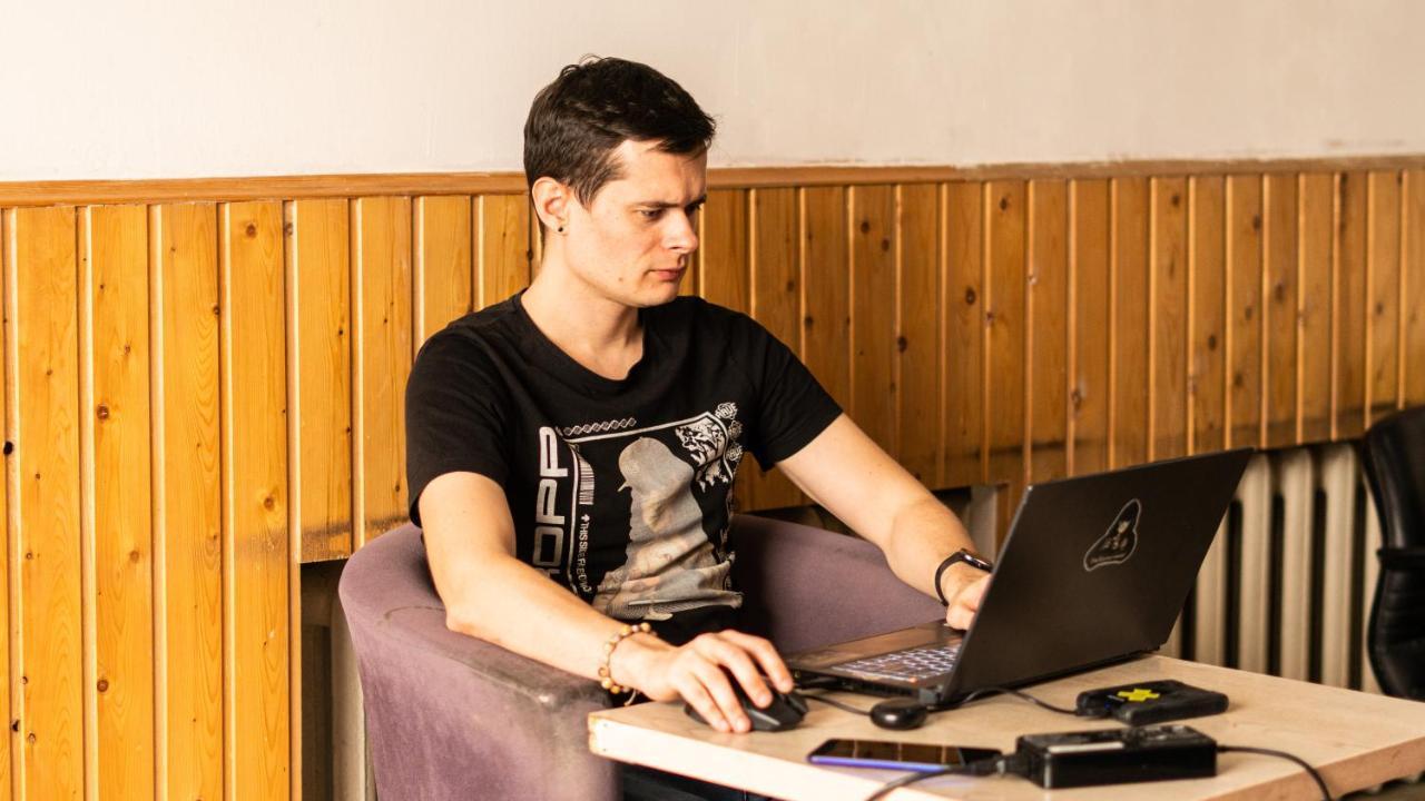 Fox Hostel Алматы Экстерьер фото
